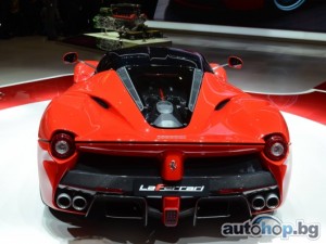 LaFerrari се радва на огромно търсене