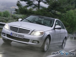 Mercedes- Benz с пореден успех