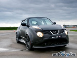 Nissan Juke-R стъпи на пистата