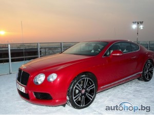 V8 Continental GT прелетя над Мюнхен