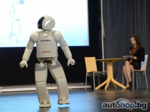 „Бултрако“ представи хуманоидния робот Asimo