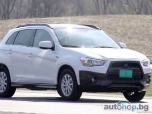 Издебнаха Mitsubishi Outlander Sport по време на тестове