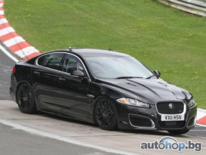 Първи шпионски снимки на Jaguar XFR-S