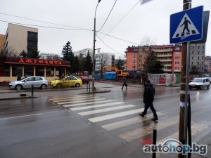 София се сдоби с още три светещи пешеходни пътеки