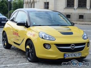 Списание Glamour залага на Opel Adam