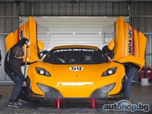 Състезателният McLaren MP4-12C премина успешно първото си изпитание