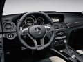 Официално: Mercedes C 63 AMG 2011