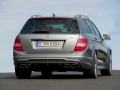 Официално: Mercedes C 63 AMG 2011