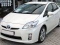 Toyota Prius отстъпи първото място по продажби в Япония на Honda Fit