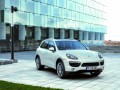 Porsche готви премиера на новото поколение Cayenne в Женева