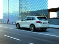 Porsche готви премиера на новото поколение Cayenne в Женева