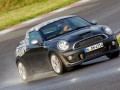 MINI Coupe: Първото с активен спойлер