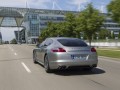 Карахме най-мощната Panamera