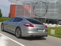 Карахме най-мощната Panamera