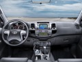 Нов, по-комфортен и по-мощен Hilux 2012