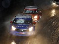 Ален Прост продължава триумфа на Dacia Lodgy