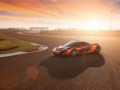 McLaren P1 позира на пистата в Бахрейн