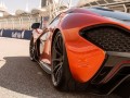 McLaren P1 позира на пистата в Бахрейн