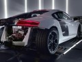 Audi R8 Plus показа сърцето си