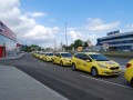 50 модела  KIA ceed комби в жълт цвят „протестираха” из София