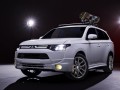 Mitsubishi показа специални Summer и Winter издания за Outlander