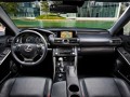 Lexus IS 300h: японците стават все по-практични