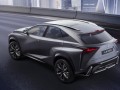 Lexus с премиера на LF-NX Turbo в Токио