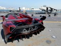 Засякоха Veneno Roadster на борда на боен самолетоносач