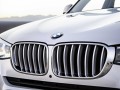 BMW показа освежен X3