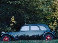 Citroen чества 80 години Traction Avant