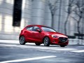 Новата генерация на Mazda2 атакува