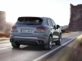 Porsche представи фейслифт на Cayenne