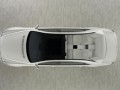 Maybach Landaulet Study – бяла кожа, лак, черен гранит и много въздух