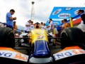 Болидът на ING Renault F1 пристигна в България