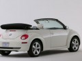 Много бял Volkswagen  New Beetle convertible за Щатите