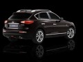 VIP отношение навсякъде с Infiniti EX Black Premium