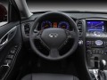 VIP отношение навсякъде с Infiniti EX Black Premium