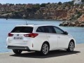 Toyota представи комби версии на Auris