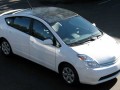 Toyota разработва за серийно производство слънчев автомобил