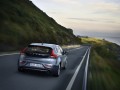 Volvo V40 води по динамика