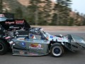 Безумно бъги изкачва Pikes Peak