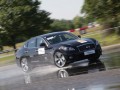 Себастиан Фетел управлява Infiniti M37 на eSafety Challenge