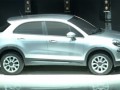 Хванаха тийзър на Fiat 500X